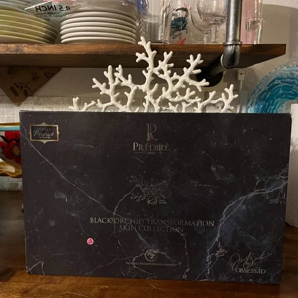 Black Orchid Transformation Skin Collection - Picture 2 of 3